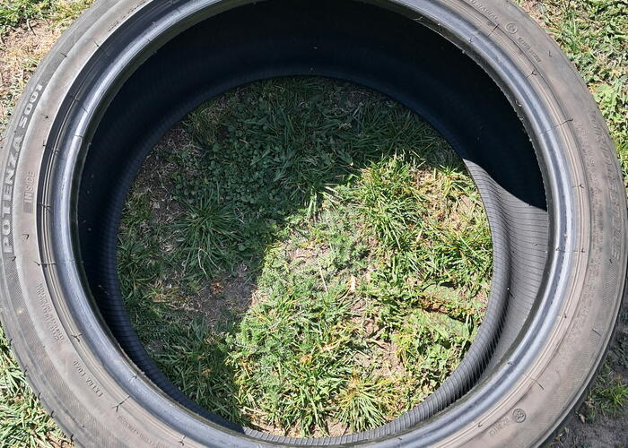 Grajewo ogłoszenia: Sprzedam komplet opon Letnich o rozmiarze  235/40r19 Bridgestone....