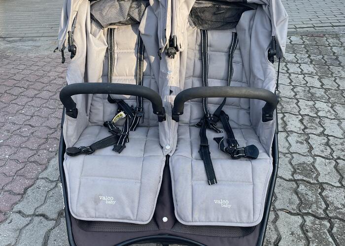 Grajewo ogłoszenia: Na sprzedaż wózek bliźniaczy / rok po roku Valco Snap Duo Sport...