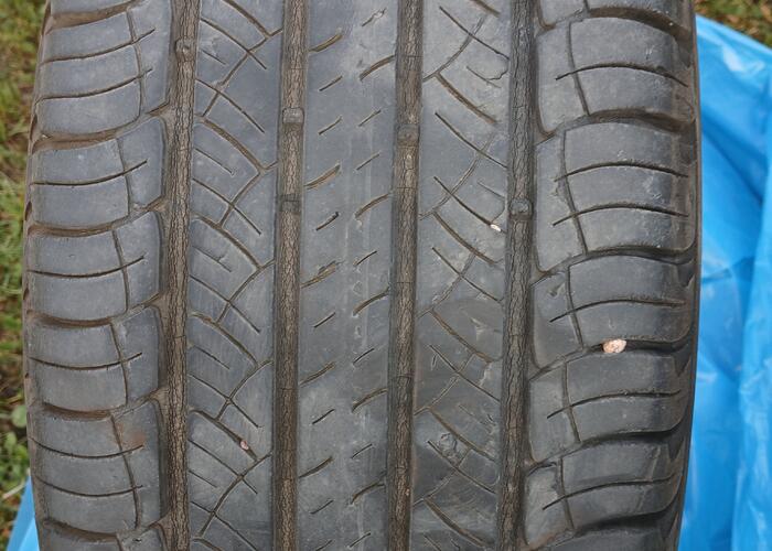 Grajewo ogłoszenia: Sprzedam 2 opony Michelin 215/70/R16 wielosezonowe, stan jak na...